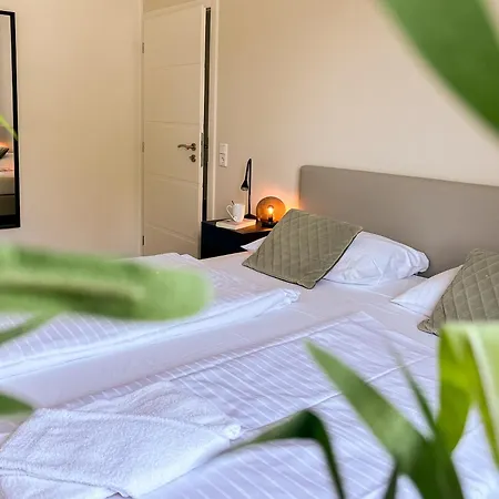 Residenz Zueschen A Апартаменти *